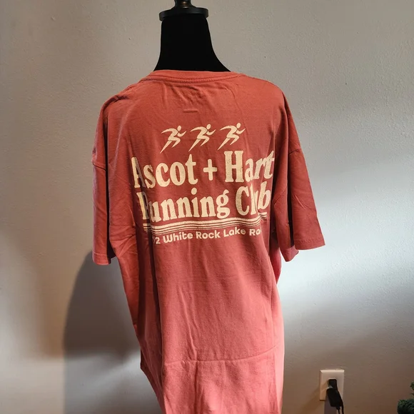 Ascot Hart Running Club T-Shirt in Coral - Picture 3 of 6